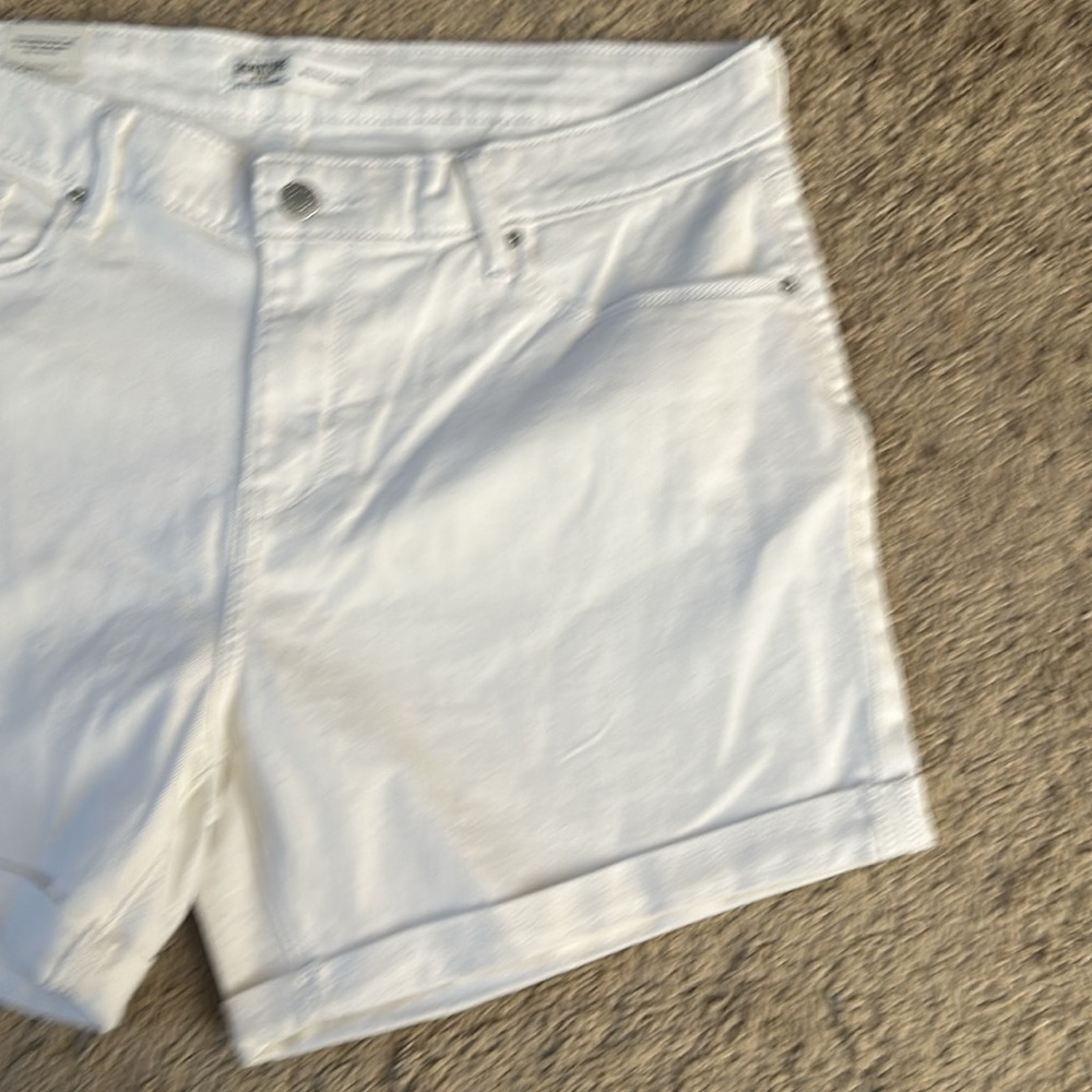 Signature By Levi Strauss White Mid Rise 5’ Shorts Size 14 - Picture 4 of 8